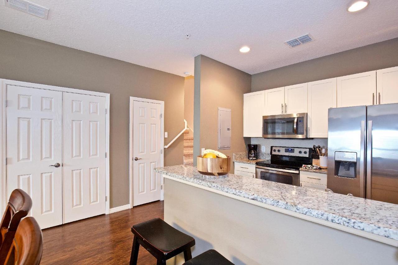Great And Practical Townhouse In Gated Community, Sleeps 6 10 Min To Disney! Orlando Eksteriør bilde