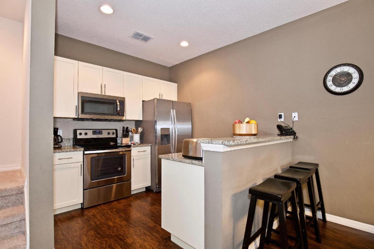 Great And Practical Townhouse In Gated Community, Sleeps 6 10 Min To Disney! Orlando Eksteriør bilde